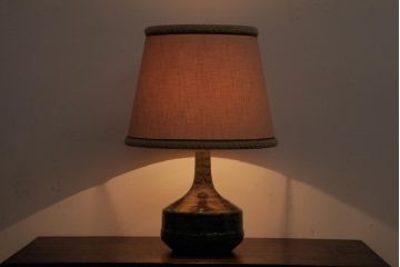 北欧ビンテージ　デンマーク　Desiree(デジレ)窯　シックな色合いのセラミック製テーブルランプ(卓上照明、スタンドライト)