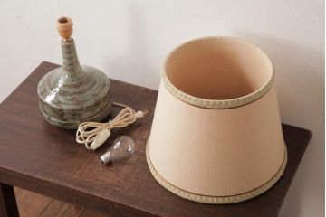 北欧ビンテージ　デンマーク　Desiree(デジレ)窯　シックな色合いのセラミック製テーブルランプ(卓上照明、スタンドライト)