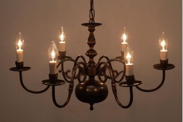 ヨーロッパアンティーク　ベルギー　青銅製　装飾を抑えた作りのシックなシャンデリア(6灯、天井照明、吊り下げ照明)