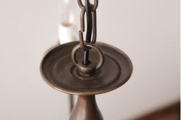 ヨーロッパアンティーク　ベルギー　青銅製　装飾を抑えた作りのシックなシャンデリア(6灯、天井照明、吊り下げ照明)