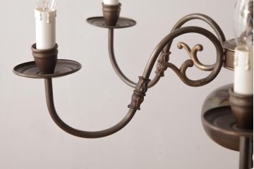 ヨーロッパアンティーク　ベルギー　青銅製　装飾を抑えた作りのシックなシャンデリア(6灯、天井照明、吊り下げ照明)