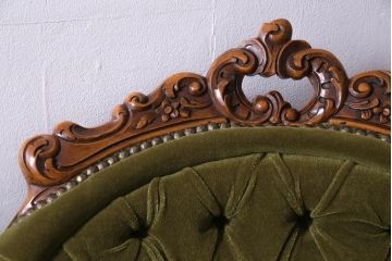 ヴィンテージ家具　イギリスビンテージ　クラシカルな佇まいが魅力的なシェーズロング(ソファ、カウチソファ)