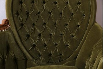 ヴィンテージ家具　イギリスビンテージ　クラシカルな佇まいが魅力的なシェーズロング(ソファ、カウチソファ)