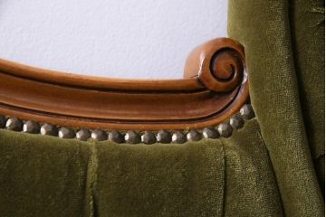 ヴィンテージ家具　イギリスビンテージ　クラシカルな佇まいが魅力的なシェーズロング(ソファ、カウチソファ)