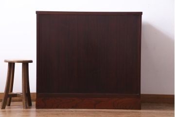 中古　二本松伝統家具　田中家具　ケヤキ材　銀色の金具がモダンな印象を与える衣装箪笥(和タンス)