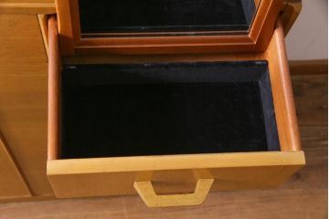 ヴィンテージ家具　北欧ビンテージ　G-PLAN(ジープラン)　Brandon(ブランドン)　ハンガー掛け付き　オーク材製のスモールワードローブ(収納棚、戸棚、キャビネット)(R-035085)