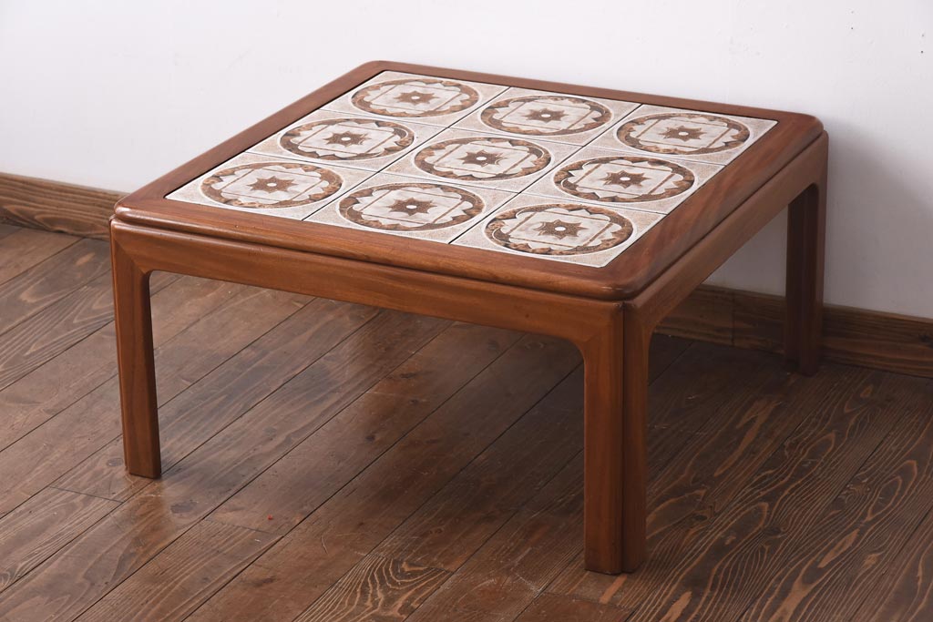 ヴィンテージ家具　北欧ビンテージ　G-PLAN(ジープラン)　チーク材　温もり溢れるタイルトップのコーヒーテーブル(センターテーブル)