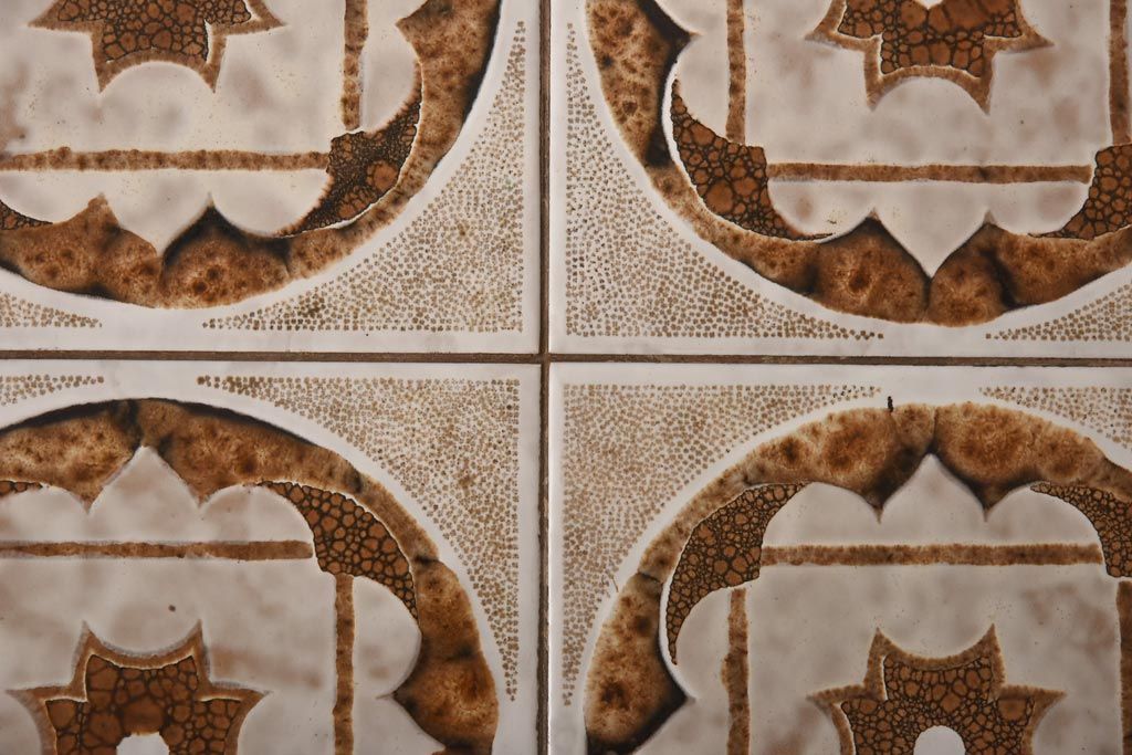 ヴィンテージ家具　北欧ビンテージ　G-PLAN(ジープラン)　チーク材　温もり溢れるタイルトップのコーヒーテーブル(センターテーブル)