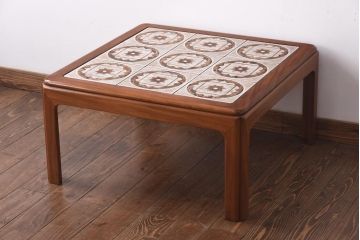 ヴィンテージ家具　北欧ビンテージ　G-PLAN(ジープラン)　チーク材　温もり溢れるタイルトップのコーヒーテーブル(センターテーブル)