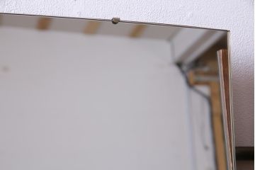 ヴィンテージ家具　北欧ビンテージ　G-PLAN(ジープラン)　Brass-fittedシリーズ　シックな雰囲気が格好の良いドレッサー(サイドボード)