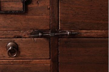 アンティーク家具　古民具・骨董　明治期　桐材製　渋い貫録のある佇まいの帳場箪笥(引き出し、桐箪笥、桐たんす)