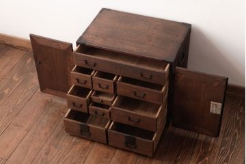 アンティーク家具　古民具・骨董　明治期　桐材製　渋い貫録のある佇まいの帳場箪笥(引き出し、桐箪笥、桐たんす)