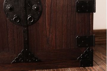 アンティーク家具　古民具・骨董　明治期　桐材製　渋い貫録のある佇まいの帳場箪笥(引き出し、桐箪笥、桐たんす)