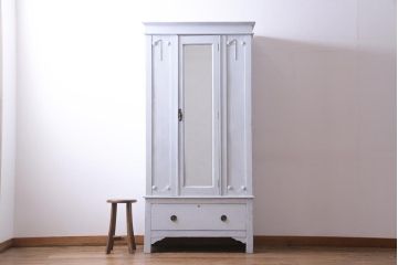 ペイント家具　イギリスアンティーク　可憐で落ち着きのあるグレーの薄型ワードローブ(洋服タンス)