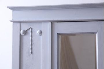 ペイント家具　イギリスアンティーク　可憐で落ち着きのあるグレーの薄型ワードローブ(洋服タンス)