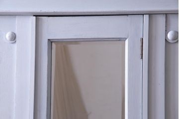 ペイント家具　イギリスアンティーク　可憐で落ち着きのあるグレーの薄型ワードローブ(洋服タンス)