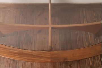 ヴィンテージ家具　【商談品】北欧ビンテージ　G-plan(ジープラン)　ガラストップがおしゃれなチーク材のコーヒーテーブル(センターテーブル)(1)