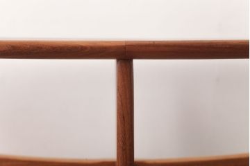 ヴィンテージ家具　【商談品】北欧ビンテージ　G-plan(ジープラン)　ガラストップがおしゃれなチーク材のコーヒーテーブル(センターテーブル)(1)