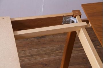 ヴィンテージ家具　北欧ビンテージ　デンマーク　ナチュラルな雰囲気のエクステンションテーブル(ドローリーフテーブル、ダイニングテーブル)