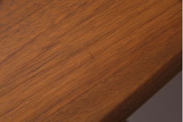 ヴィンテージ家具　北欧ビンテージ　緻密な木肌が美しいチーク材製エクステンションテーブル(ダイニングテーブル)