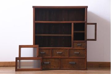 アンティーク家具　和製アンティーク　前面ケヤキ材　モールガラス入り　杢目が魅力的な収納棚(戸棚、食器棚)