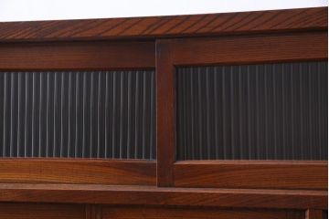 アンティーク家具　和製アンティーク　前面ケヤキ材　モールガラス入り　杢目が魅力的な収納棚(戸棚、食器棚)