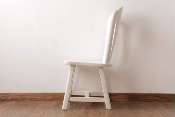 中古輸入家具　オランダ製　さわやかなホワイトカラーのダイニングチェア(椅子、イス、板座チェア)(R-035109)