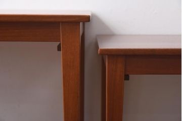 ヴィンテージ家具　北欧ビンテージ　チーク材　ナチュラルモダンなネストテーブル(サイドテーブル、カフェテーブル)