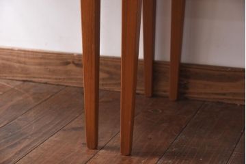 ヴィンテージ家具　北欧ビンテージ　チーク材　ナチュラルモダンなネストテーブル(サイドテーブル、カフェテーブル)