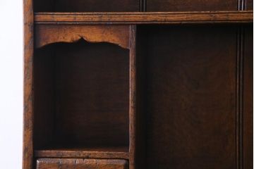 ヴィンテージ家具　イギリスビンテージ　オーク材　堅牢な佇まいのオープンカップボード(食器棚、飾り棚)