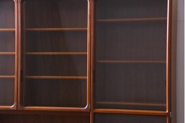 ヴィンテージ家具　ビンテージ　日田工芸　絶版品　チーク材　シンプルモダンな北欧風のキャビネット(飾り棚、リビングボード)