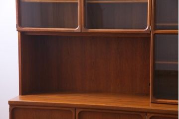 ヴィンテージ家具　ビンテージ　日田工芸　絶版品　チーク材　シンプルモダンな北欧風のキャビネット(飾り棚、リビングボード)