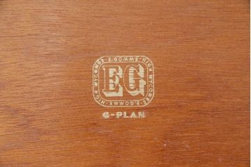 ヴィンテージ家具　イギリスビンテージ　G-PLAN(ジープラン)　Quadrille(クヮドリール)　チーク材　ぬくもりあふれる北欧スタイルのドレッサー(鏡台、姿見、チェスト)
