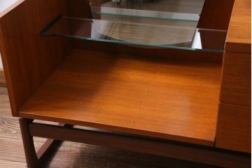 ヴィンテージ家具　イギリスビンテージ　G-PLAN(ジープラン)　Quadrille(クヮドリール)　チーク材　ぬくもりあふれる北欧スタイルのドレッサー(鏡台、姿見、チェスト)
