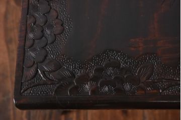 中古　伝統工芸　軽井沢彫り　細身の背もたれが特徴的なダイニングチェア(椅子)(1)