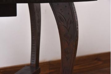 中古　伝統工芸　軽井沢彫り　細身の背もたれが特徴的なダイニングチェア(椅子)(1)