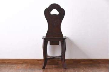 中古　伝統工芸　軽井沢彫り　細身の背もたれが特徴的なダイニングチェア(椅子)(1)