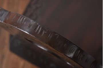 中古　伝統工芸　軽井沢彫り　細身の背もたれが特徴的なダイニングチェア(椅子)(2)