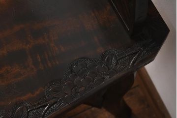 中古　伝統工芸　軽井沢彫り　細身の背もたれが特徴的なダイニングチェア(椅子)(3)