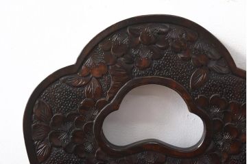中古　伝統工芸　軽井沢彫り　細身の背もたれが特徴的なダイニングチェア(椅子)(3)