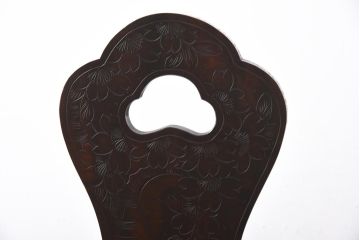 中古　伝統工芸　軽井沢彫り　細身の背もたれが特徴的なダイニングチェア(椅子)(3)