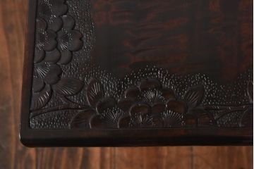 中古　伝統工芸　軽井沢彫り　細身の背もたれが特徴的なダイニングチェア(椅子)