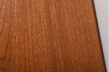 ヴィンテージ家具　ビンテージ　収納付き　ガラストップがモダンなローテーブル(コーヒーテーブル)