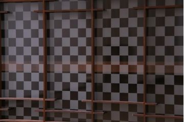 ラフジュ工房オリジナル　古建具リメイク　市松模様のガラスが和モダンな雰囲気醸し出すリビングボード(収納棚、戸棚、テレビボード)