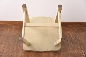 中古輸入家具　オランダ製　柔らかなペイントカラーのダイニングチェア(椅子)