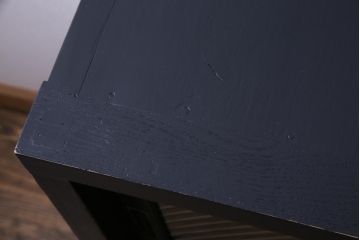 レトロ家具　和製アンティーク　当店オリジナルガラス入り　レトロシックな佇まいが魅力的な脚付き収納棚(サイドボード、戸棚)