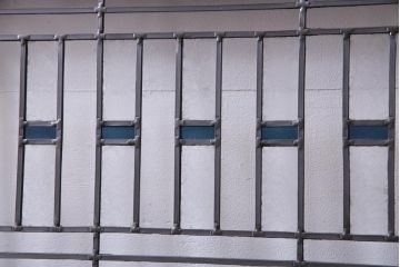 和製アンティーク　ラフジュ工房オリジナルステンドグラス　古建具リメイク　大正浪漫な雰囲気漂う板戸2枚セット(建具、引き戸)