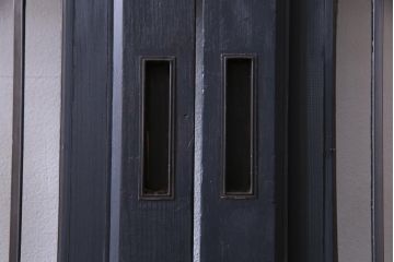 和製アンティーク　ラフジュ工房オリジナルステンドグラス　古建具リメイク　大正浪漫な雰囲気漂う板戸2枚セット(建具、引き戸)