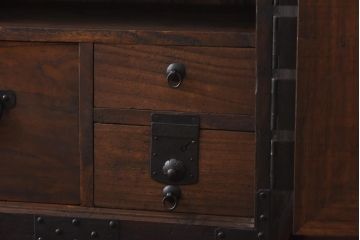 アンティーク家具　和製アンティーク　総桐材　無骨な金具が貫録を感じさせる観音開き戸のリメイクテレビボード(箪笥ローボード、リビングボード、桐箪笥、桐たんす)