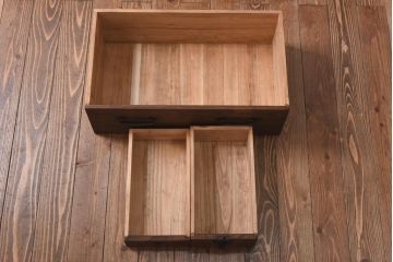 アンティーク家具　和製アンティーク　総桐材　無骨な金具が貫録を感じさせる観音開き戸のリメイクテレビボード(箪笥ローボード、リビングボード、桐箪笥、桐たんす)